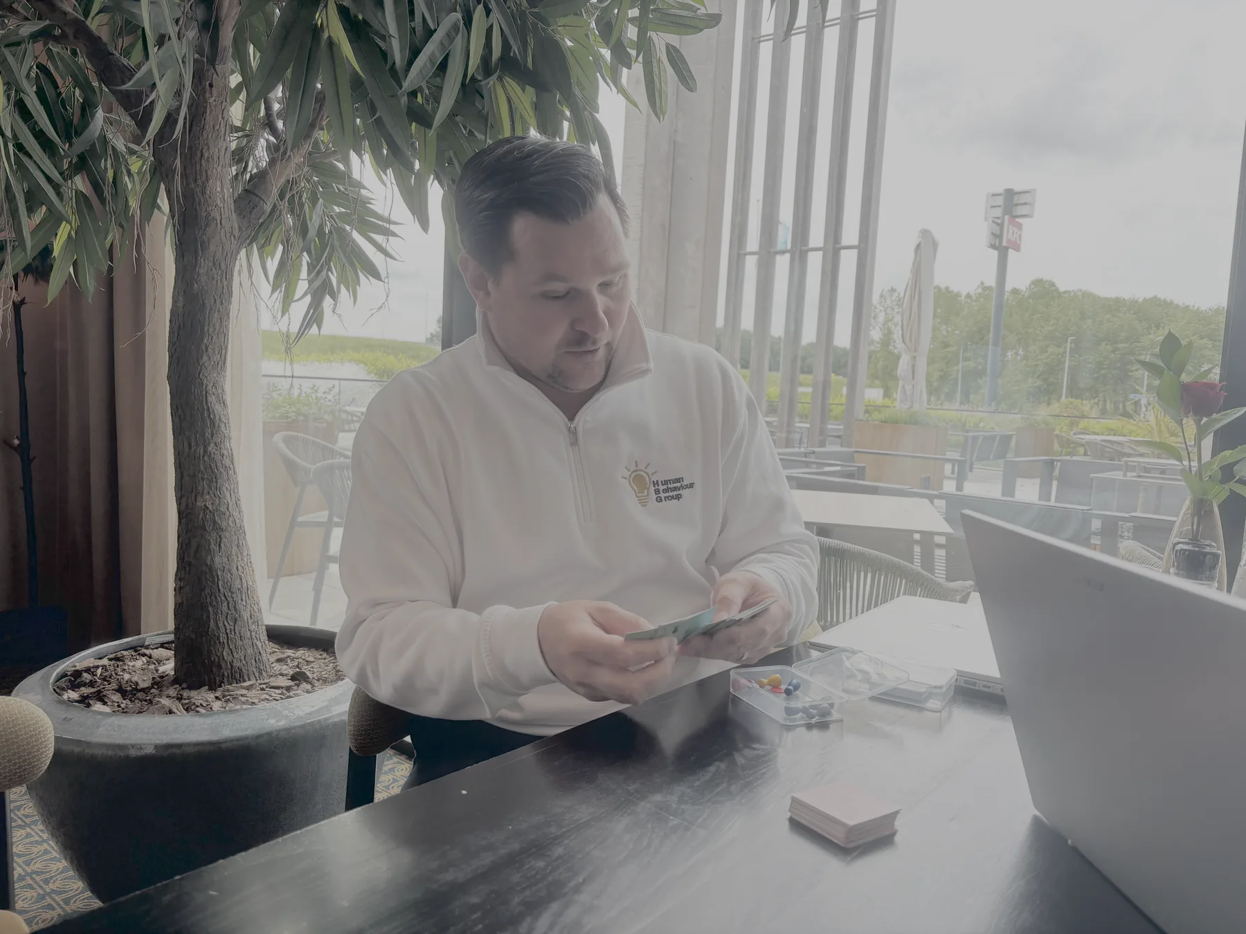 Theo Brack faciliteert een sessie